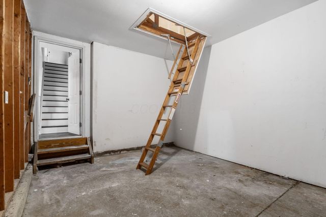 4644 Hobson Drive, 13D, Columbus, OH 43228