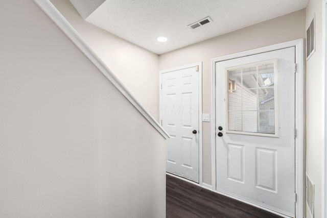 4644 Hobson Drive, 13D, Columbus, OH 43228