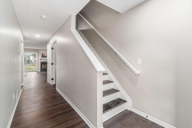 4644 Hobson Drive, 13D, Columbus, OH 43228