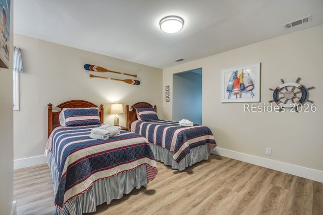 70 Shipyard Dr Apt 139, Hilton Head Island, SC 29928