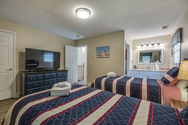 70 Shipyard Dr Apt 139, Hilton Head Island, SC 29928