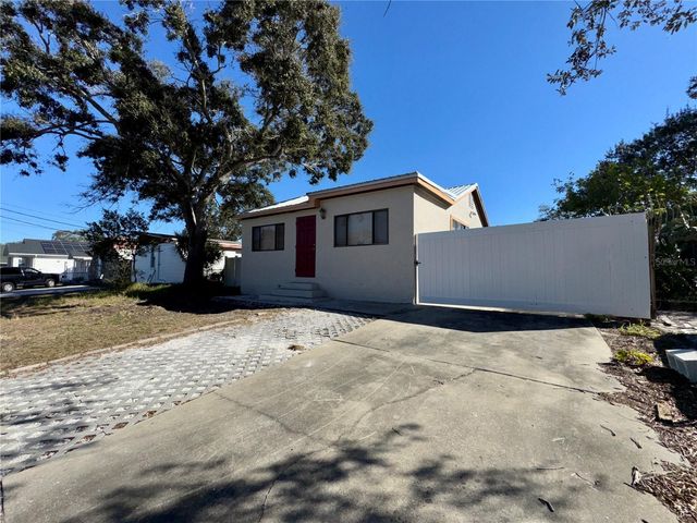 9805 N 46TH STREET, Tampa, FL 33617