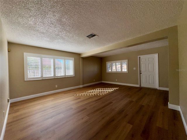 9805 N 46TH STREET, Tampa, FL 33617