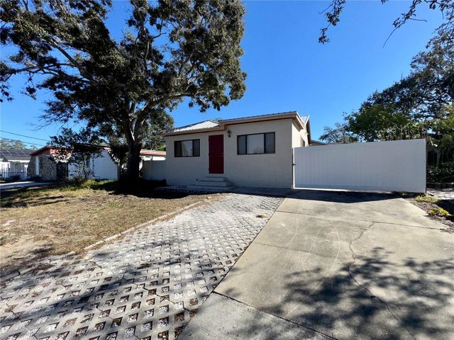 9805 N 46TH STREET, Tampa, FL 33617