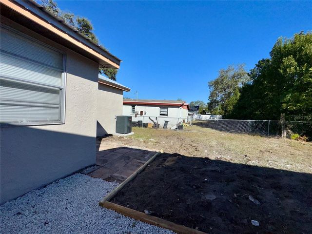 9805 N 46TH STREET, Tampa, FL 33617