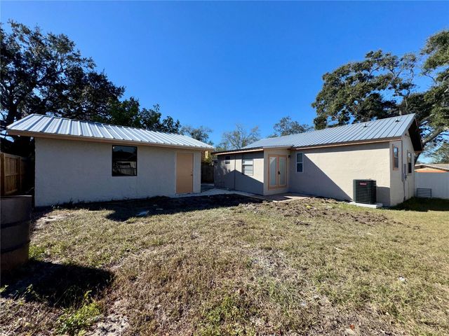 9805 N 46TH STREET, Tampa, FL 33617