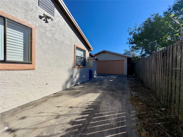 9805 N 46TH STREET, Tampa, FL 33617