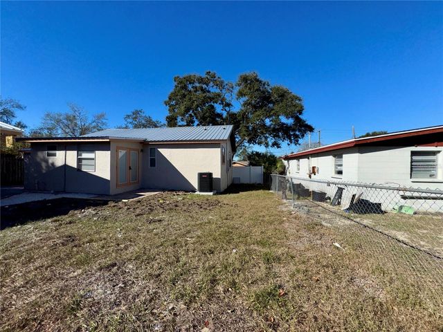 9805 N 46TH STREET, Tampa, FL 33617