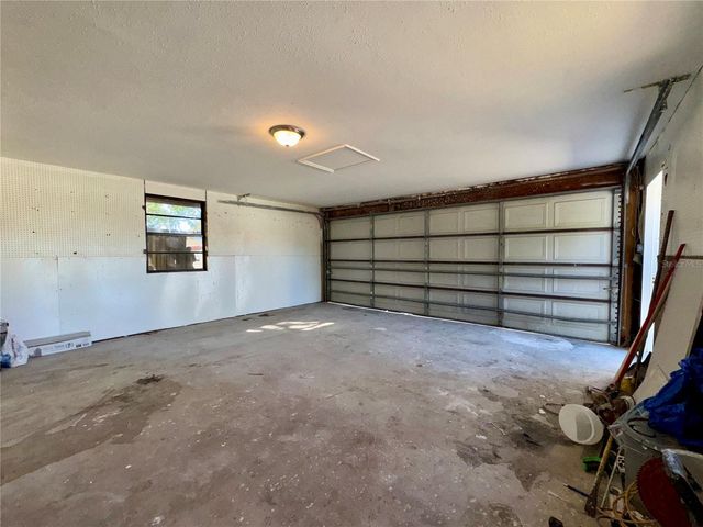 9805 N 46TH STREET, Tampa, FL 33617