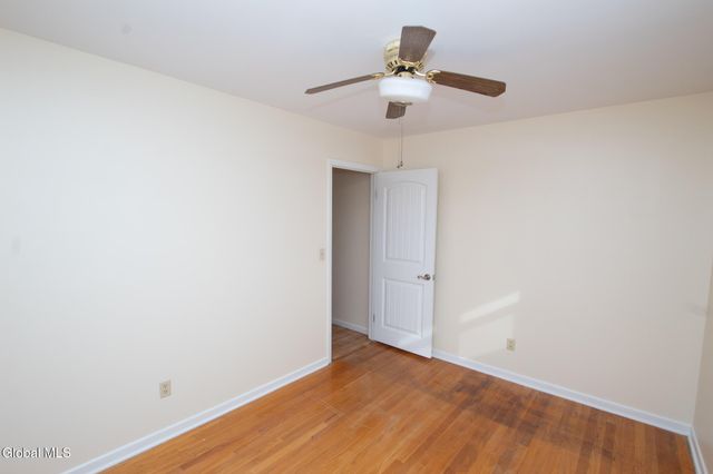 4 Rustyville Road, Colonie, NY 12211