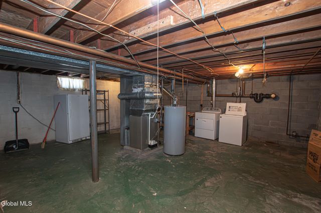 4 Rustyville Road, Colonie, NY 12211