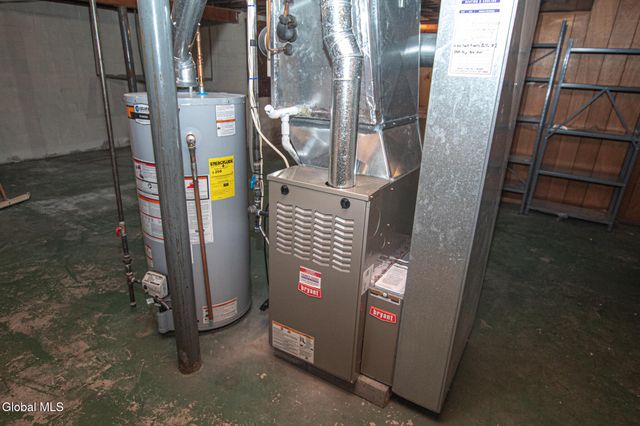 4 Rustyville Road, Colonie, NY 12211