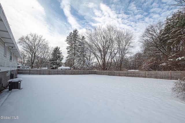 4 Rustyville Road, Colonie, NY 12211