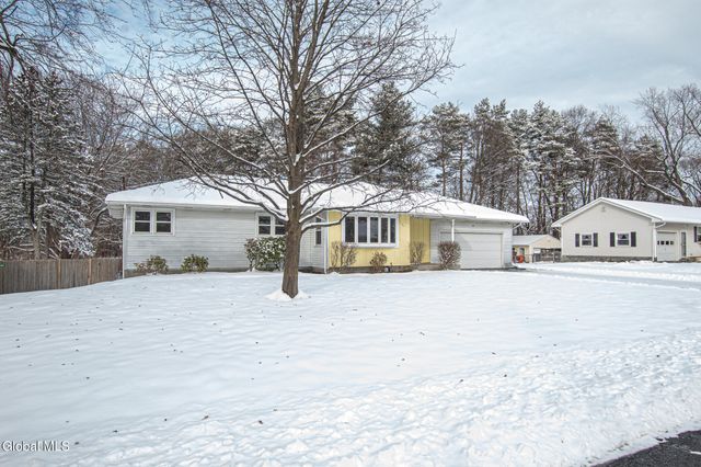 4 Rustyville Road, Colonie, NY 12211