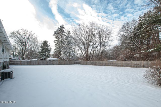 4 Rustyville Road, Colonie, NY 12211