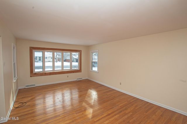 4 Rustyville Road, Colonie, NY 12211