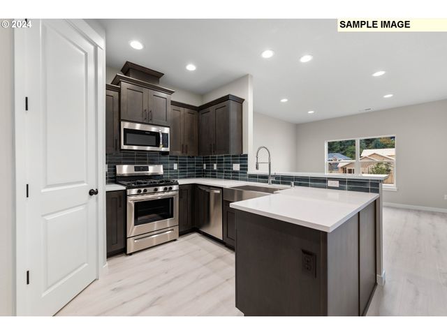 2719 S Heather St, Cornelius, OR 97113