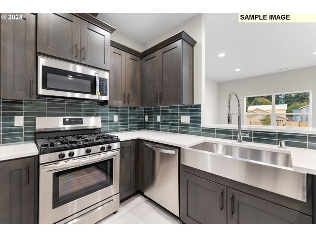 2719 S Heather St, Cornelius, OR 97113