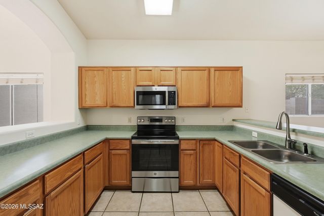 7704 S Trumpet Vine Avenue, Tucson, AZ 85747