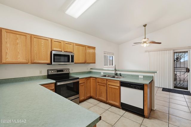 7704 S Trumpet Vine Avenue, Tucson, AZ 85747