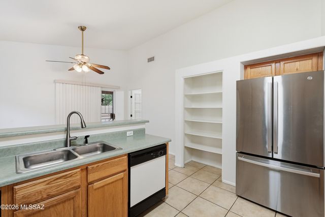 7704 S Trumpet Vine Avenue, Tucson, AZ 85747