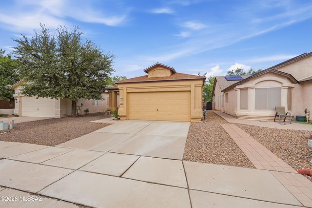 7704 S Trumpet Vine Avenue, Tucson, AZ 85747