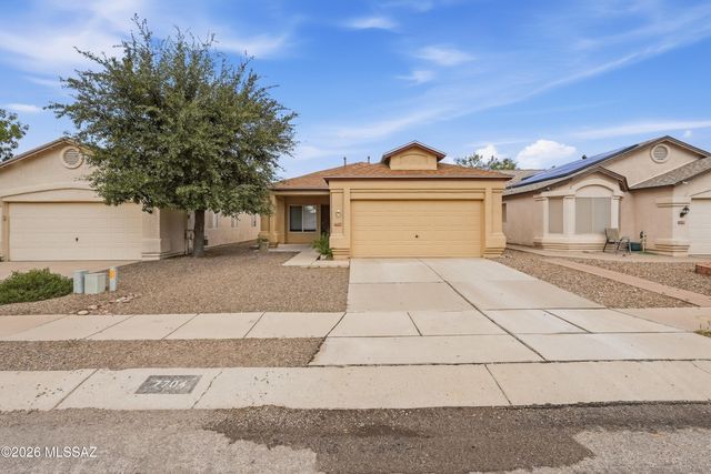 7704 S Trumpet Vine Avenue, Tucson, AZ 85747