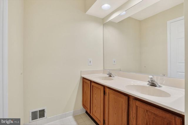 7932 BLUE GRAY CIR, Manassas, VA 20109