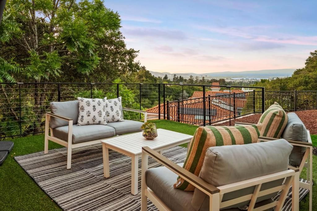 Image 15 of property listing at 2620 Summit Drive, Burlingame, CA 94010