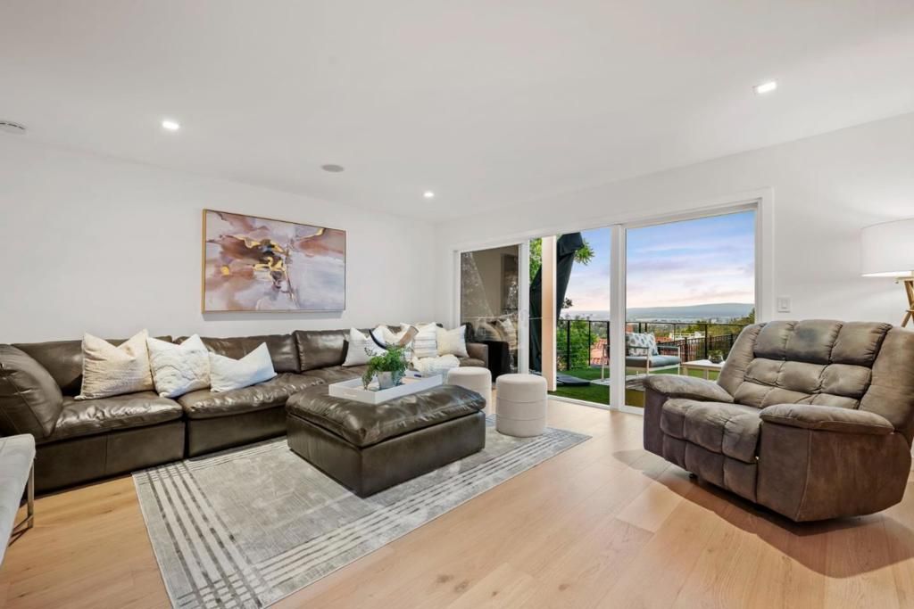 Image 17 of property listing at 2620 Summit Drive, Burlingame, CA 94010