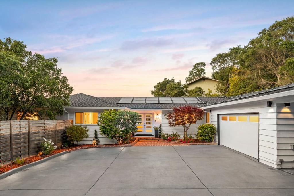 Image 21 of property listing at 2620 Summit Drive, Burlingame, CA 94010