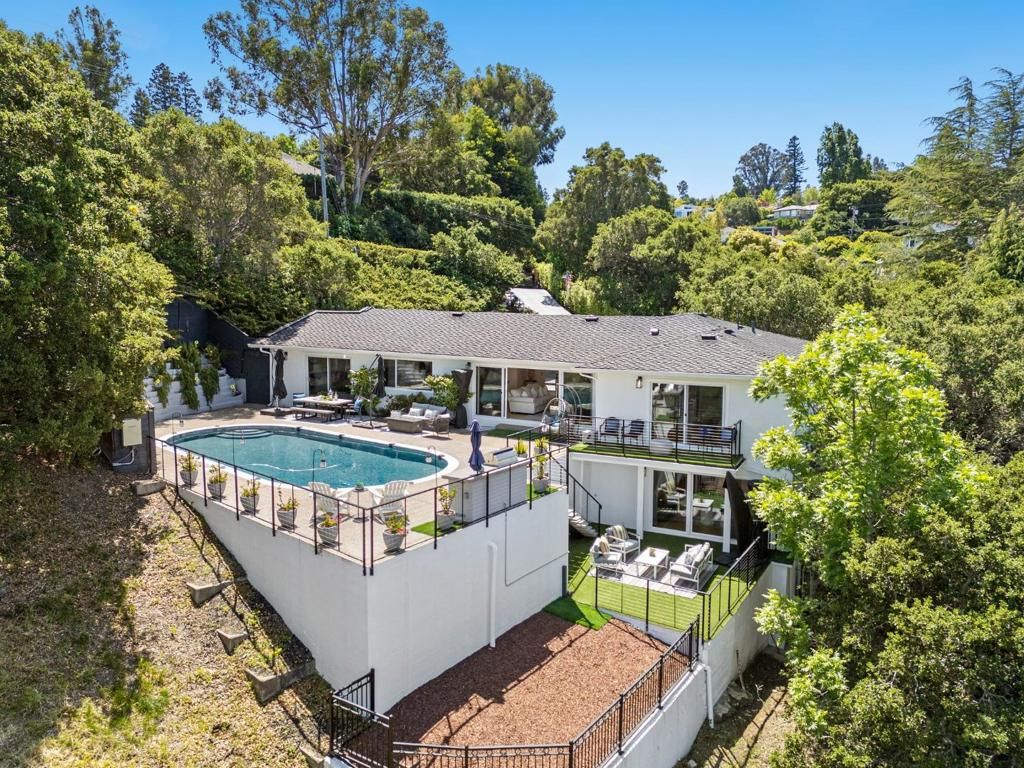 Image 25 of property listing at 2620 Summit Drive, Burlingame, CA 94010