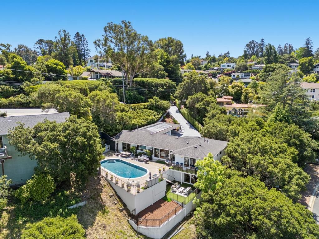 Image 26 of property listing at 2620 Summit Drive, Burlingame, CA 94010