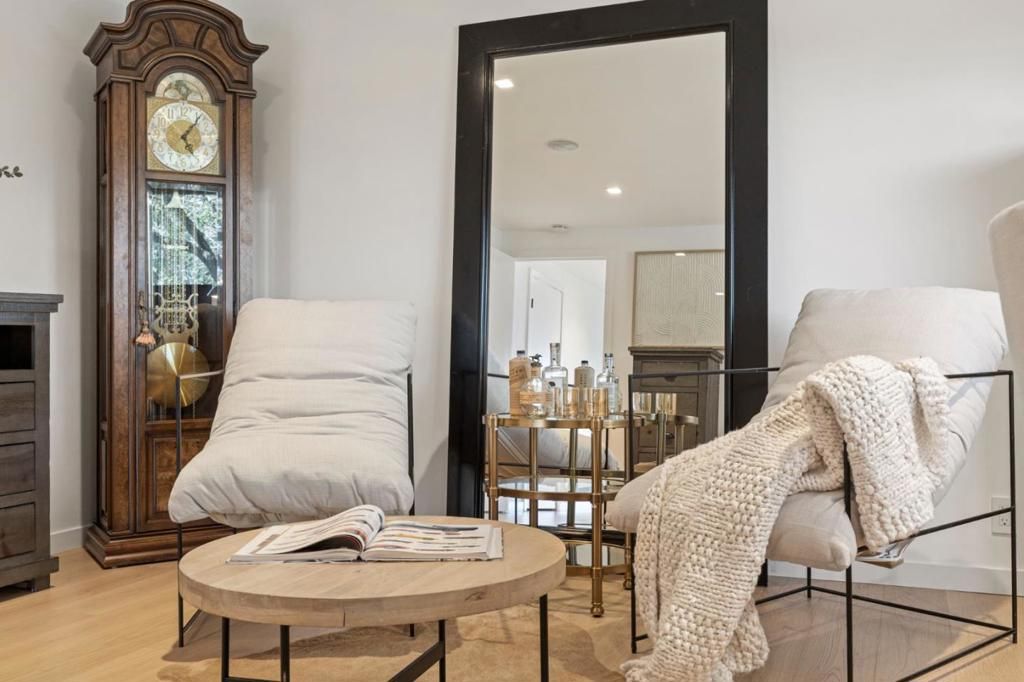 Image 31 of property listing at 2620 Summit Drive, Burlingame, CA 94010