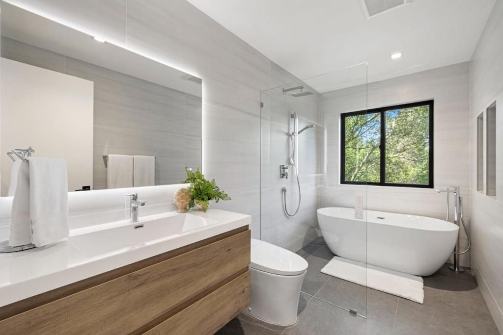 Image 35 of property listing at 2620 Summit Drive, Burlingame, CA 94010