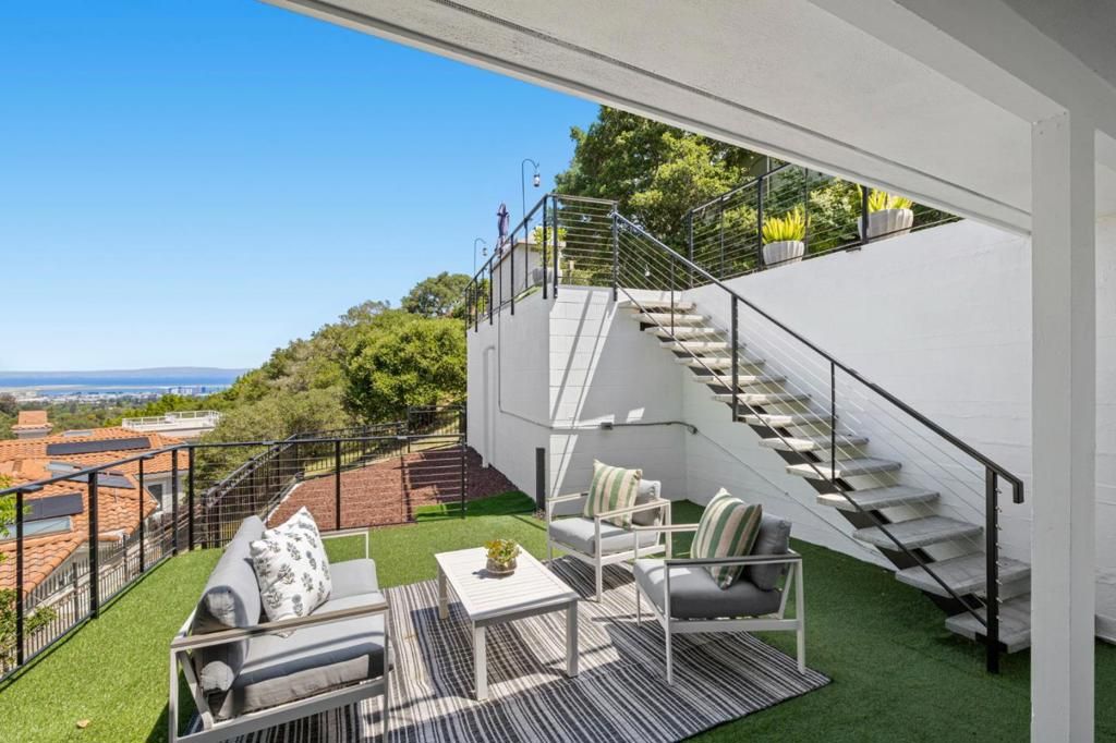Image 38 of property listing at 2620 Summit Drive, Burlingame, CA 94010