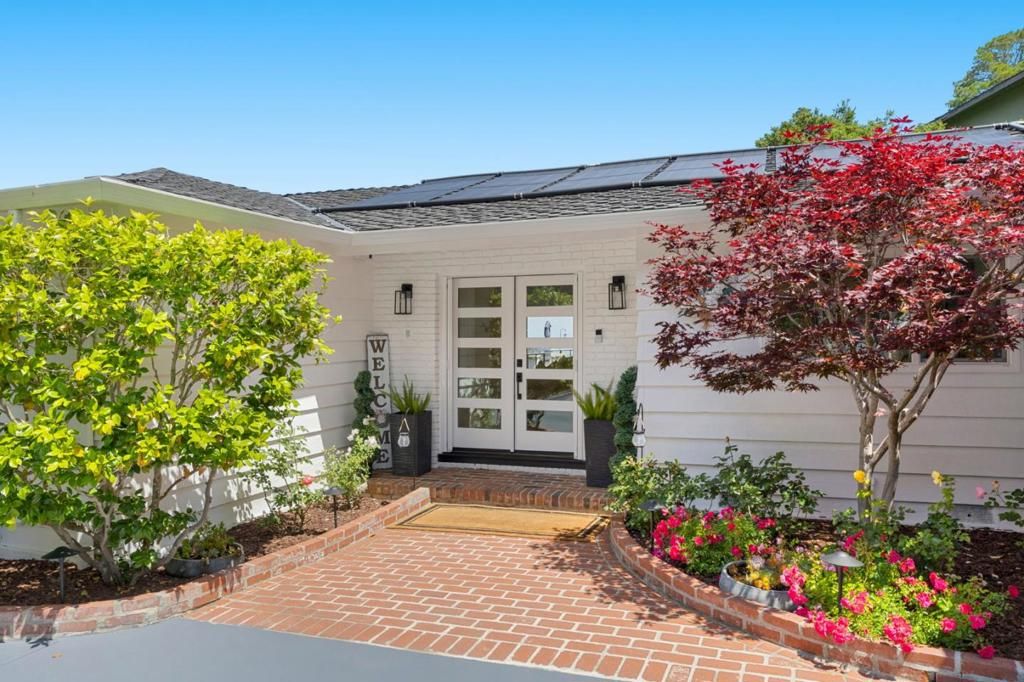 Image 4 of property listing at 2620 Summit Drive, Burlingame, CA 94010