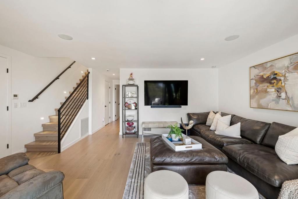 Image 40 of property listing at 2620 Summit Drive, Burlingame, CA 94010