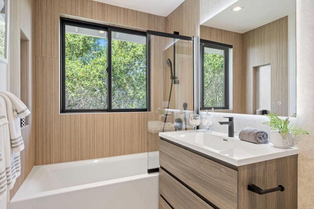 Image 42 of property listing at 2620 Summit Drive, Burlingame, CA 94010