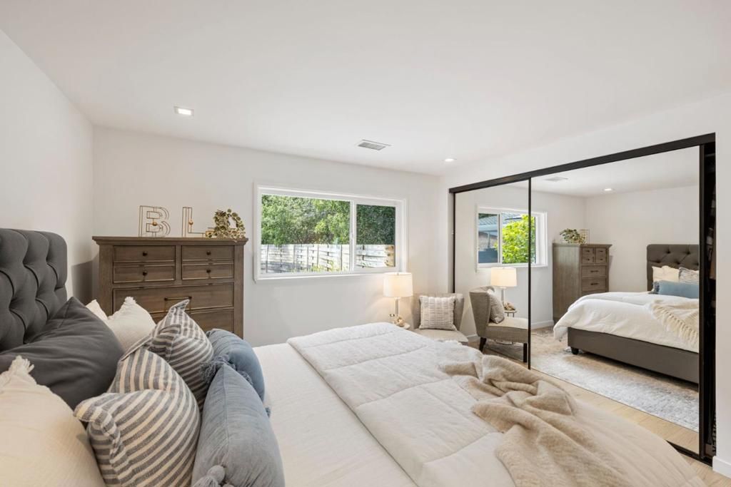 Image 44 of property listing at 2620 Summit Drive, Burlingame, CA 94010