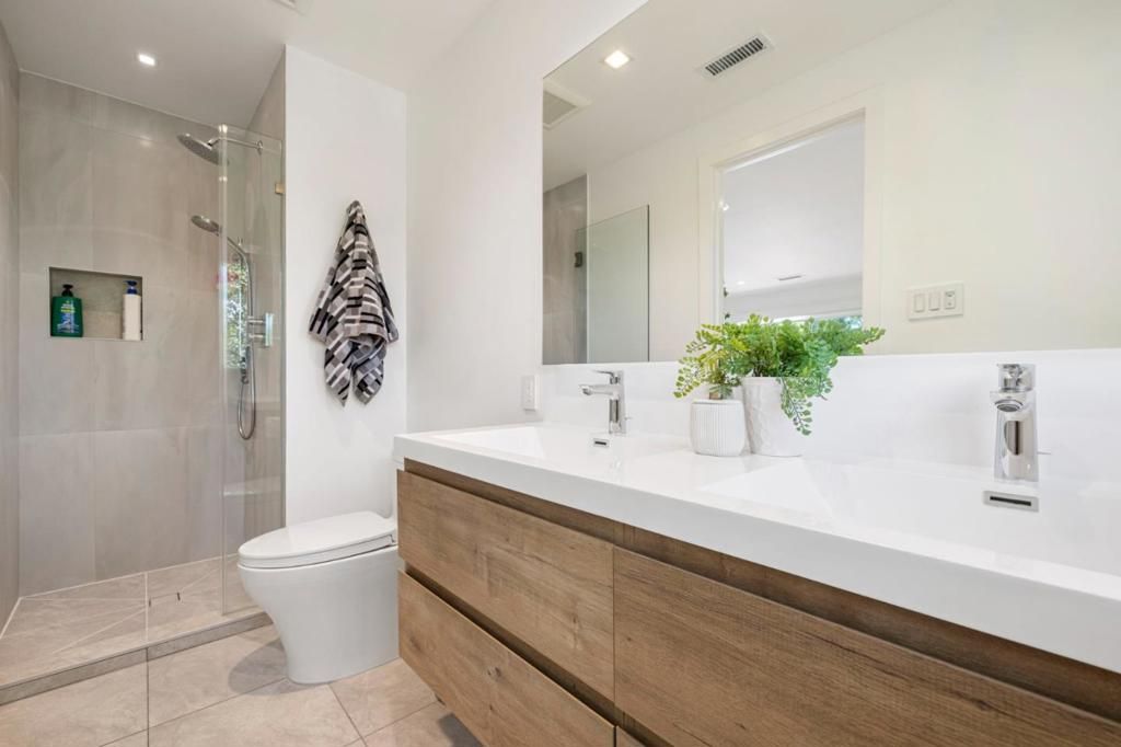Image 45 of property listing at 2620 Summit Drive, Burlingame, CA 94010