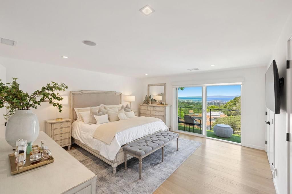 Image 47 of property listing at 2620 Summit Drive, Burlingame, CA 94010