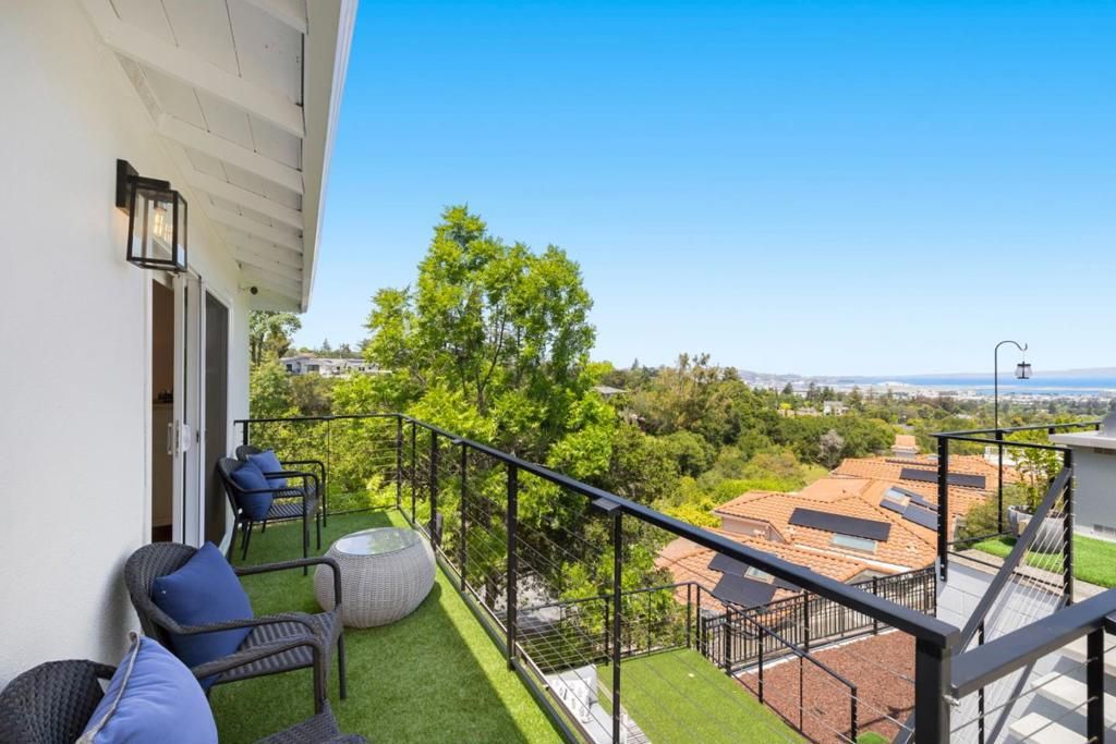 Image 49 of property listing at 2620 Summit Drive, Burlingame, CA 94010