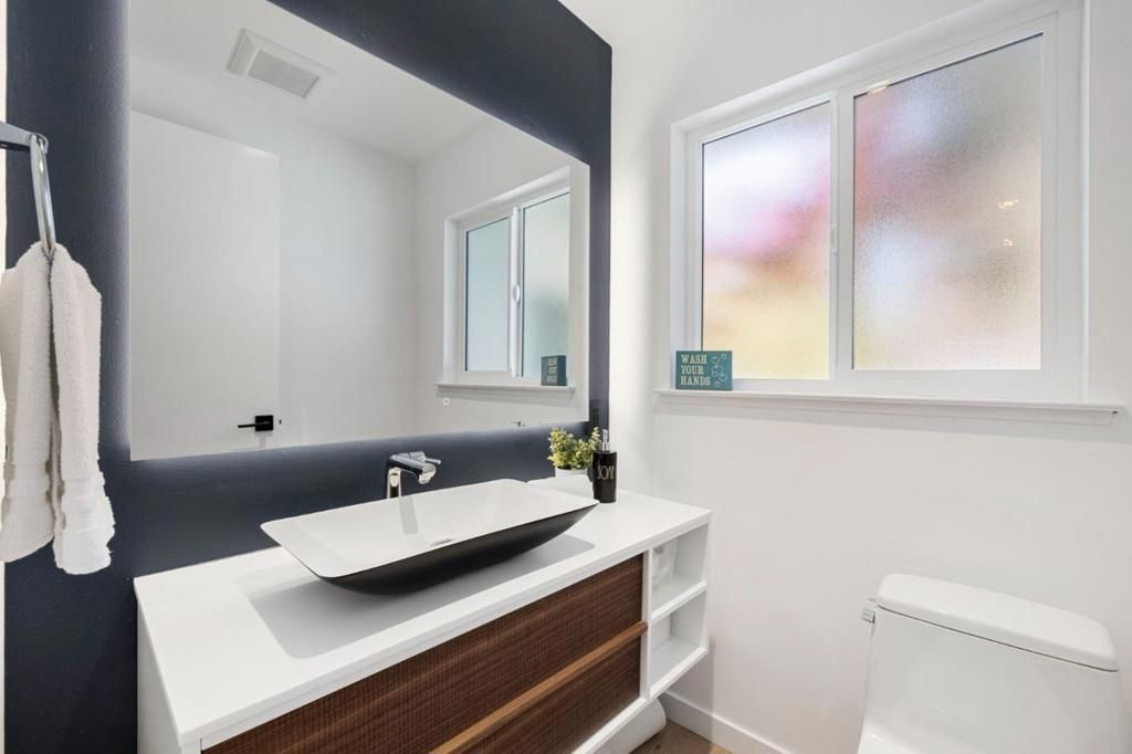 Image 53 of property listing at 2620 Summit Drive, Burlingame, CA 94010