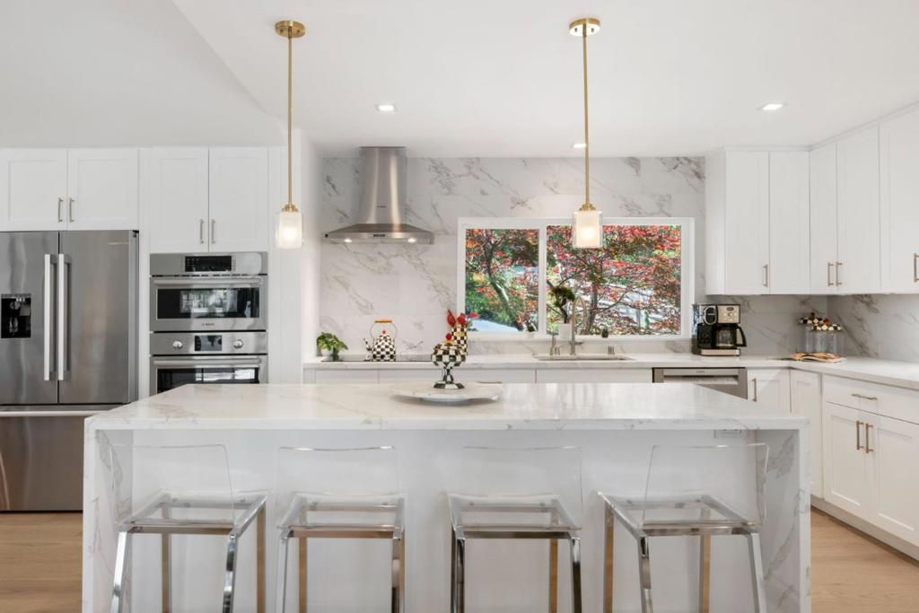 Image 61 of property listing at 2620 Summit Drive, Burlingame, CA 94010