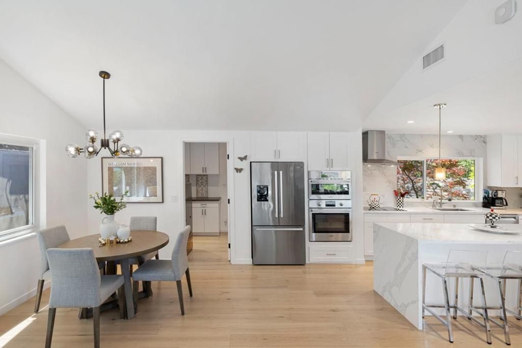 Image 62 of property listing at 2620 Summit Drive, Burlingame, CA 94010