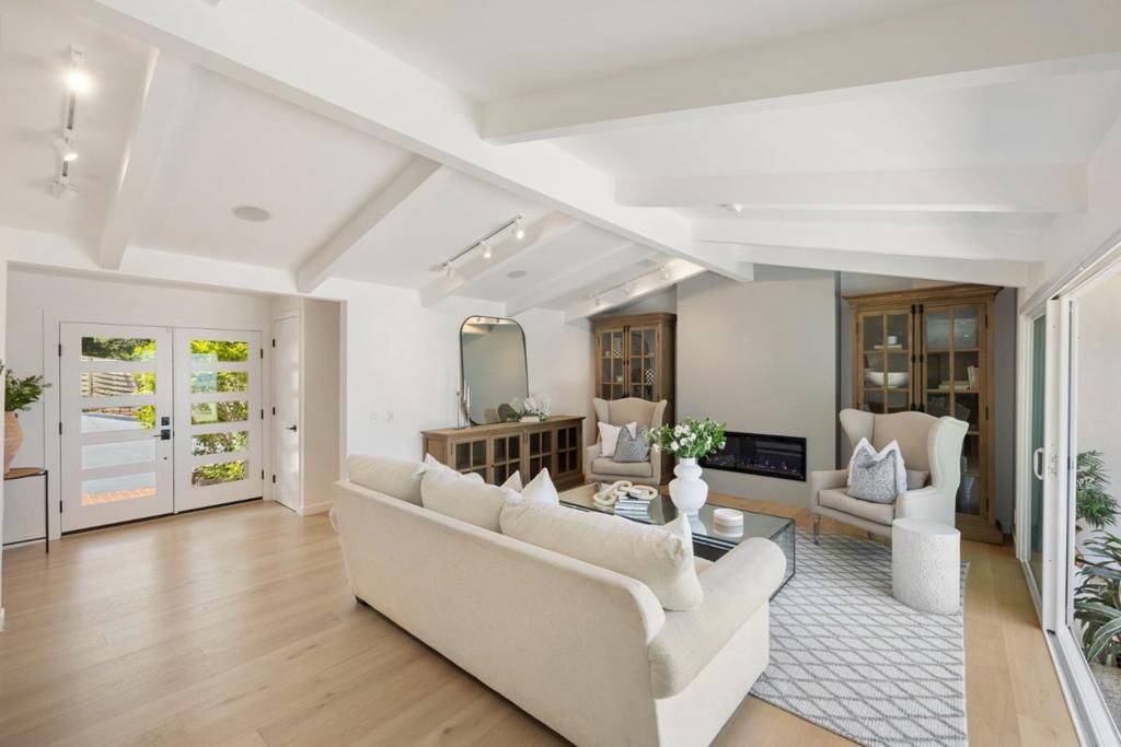 Image 65 of property listing at 2620 Summit Drive, Burlingame, CA 94010