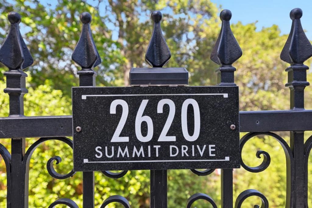 Image 73 of property listing at 2620 Summit Drive, Burlingame, CA 94010