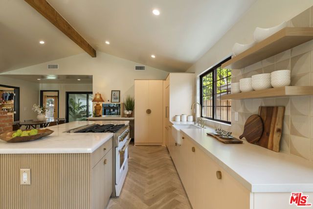 4440 Sylmar Avenue, Sherman Oaks, CA 91423