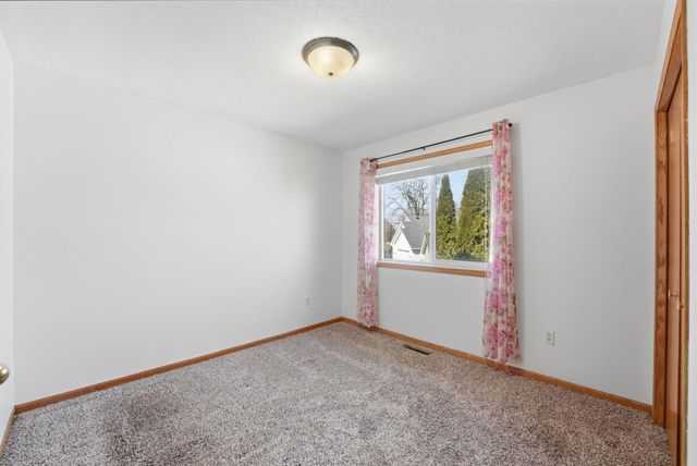 8824 Oregon Avenue N, Brooklyn Park, MN 55445